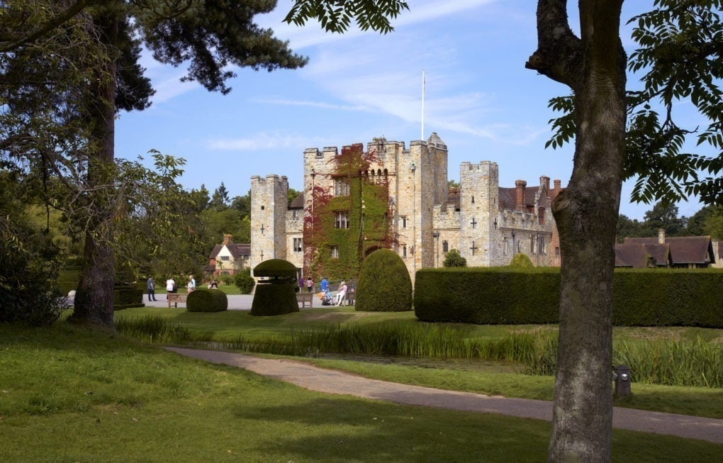 Homepage-Castle-Over-Moat