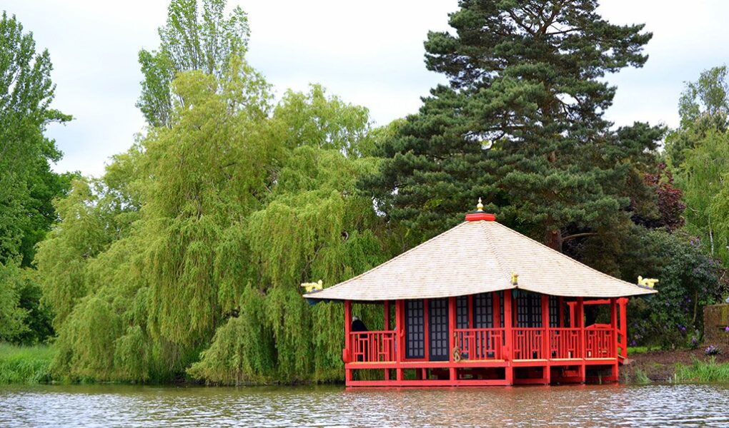 Hever Castle Attractions Japanese Tea House And Lake
