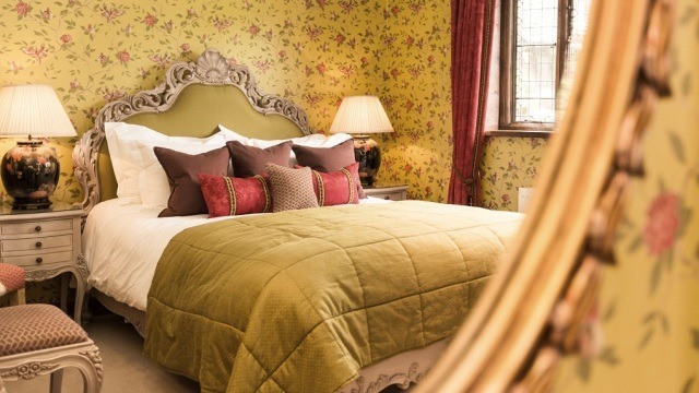 Stay at Hever Castle