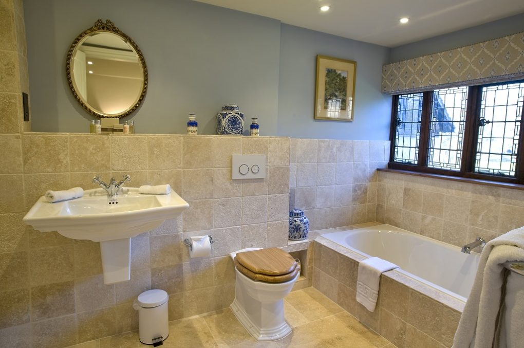 Millers bathroom - Hever Castle bed and breakfast